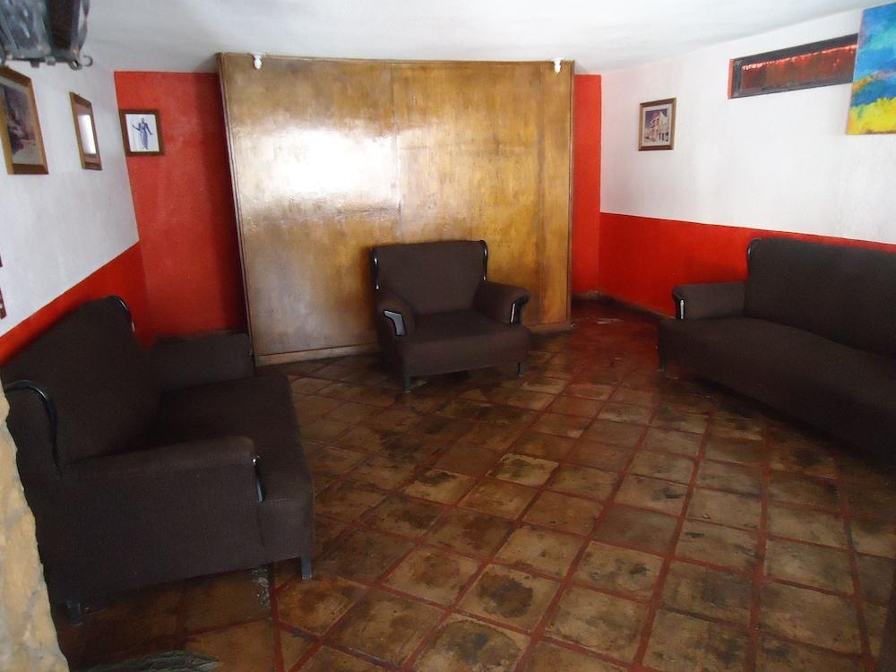 Oyo Hotel Casa Real Matehuala Zewnętrze zdjęcie
