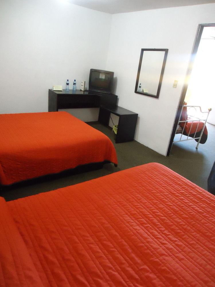 Oyo Hotel Casa Real Matehuala Zewnętrze zdjęcie